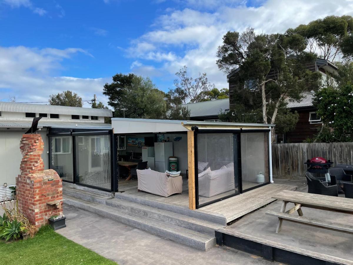 House Getaway 1 *